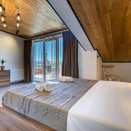 3Br Apt W Huge Terrace & Magnificent Views Tbilisi Eksteriør billede
