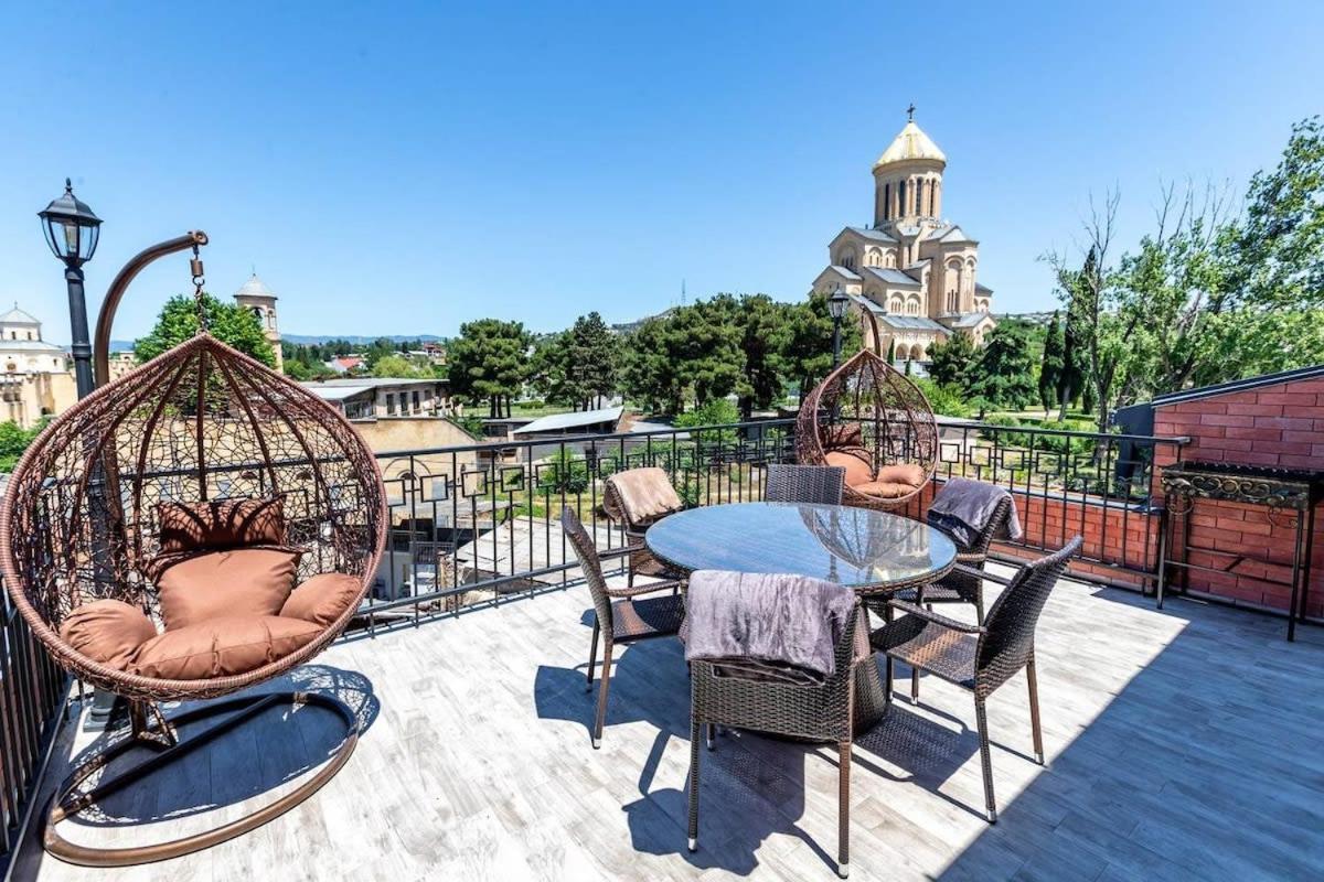 3Br Apt W Huge Terrace & Magnificent Views Tbilisi Eksteriør billede