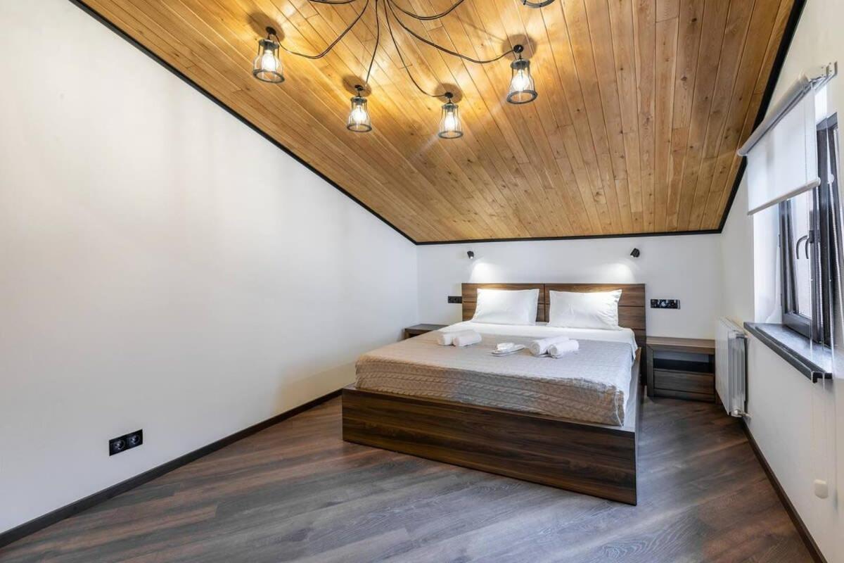 3Br Apt W Huge Terrace & Magnificent Views Tbilisi Eksteriør billede