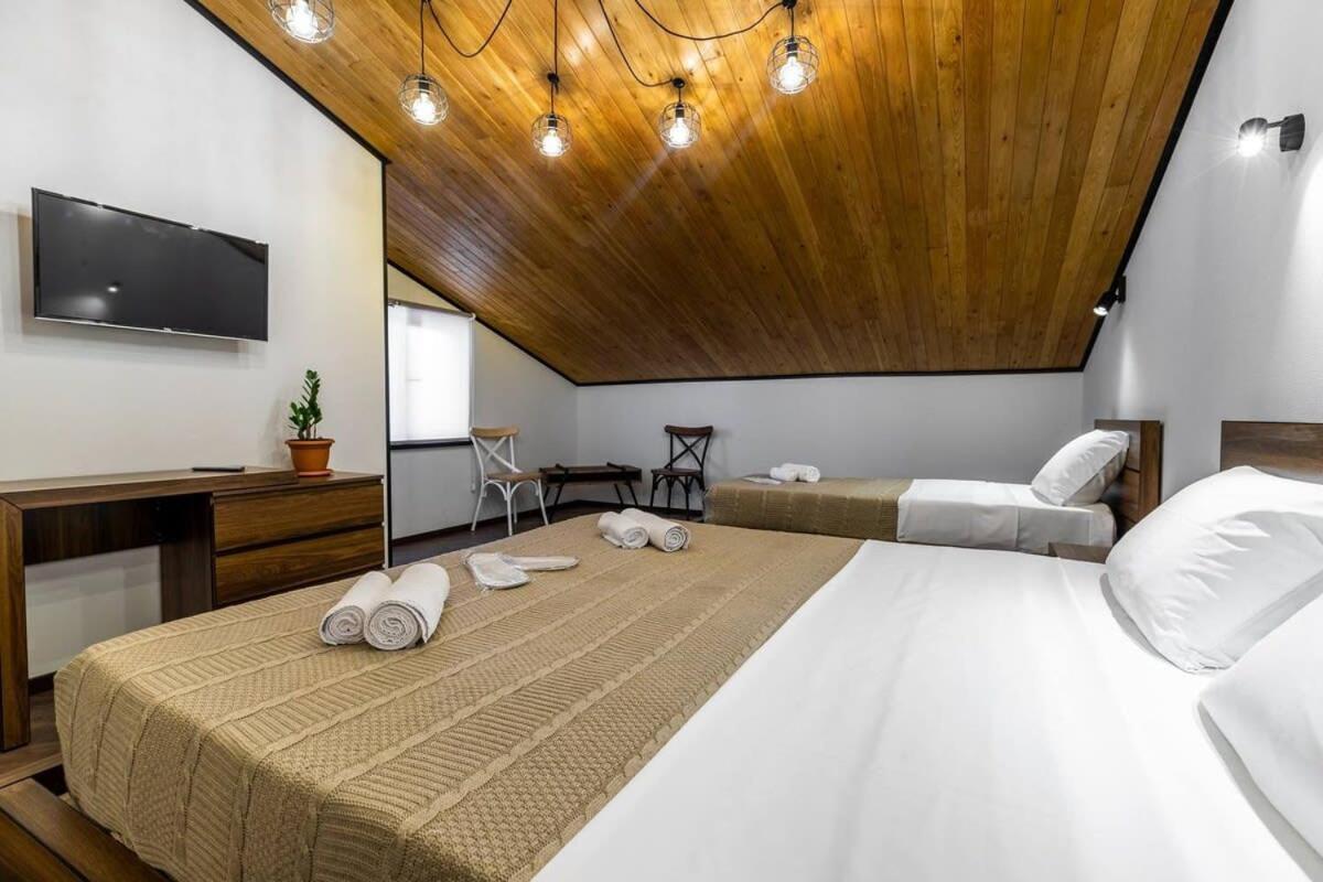 3Br Apt W Huge Terrace & Magnificent Views Tbilisi Eksteriør billede